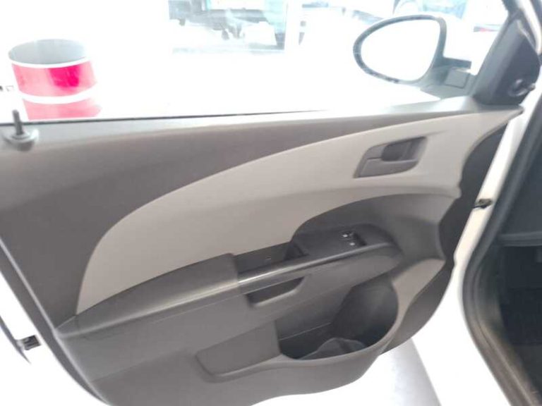 chevrolet-aveo-segunda-mano-vigo-17