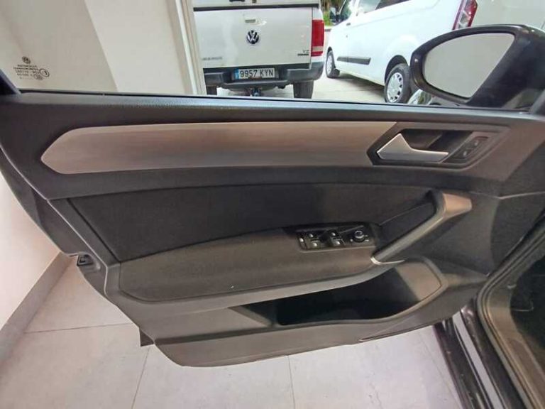 volkswagen-touran-segunda-mano-vigo-28