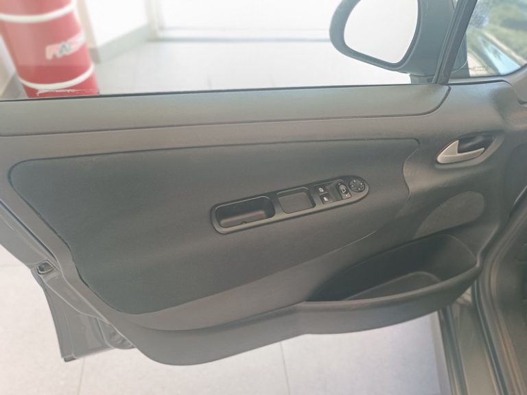 peugeot-207-segunda-mano-vigo-17